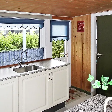 펜션 Holiday Home Kastanievej